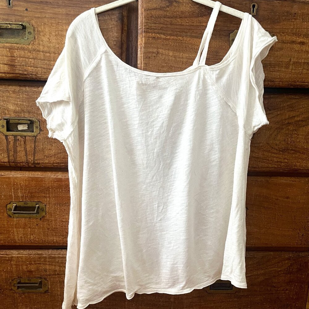 Free People Off-White Short Sleeve Scoop Neck Tee